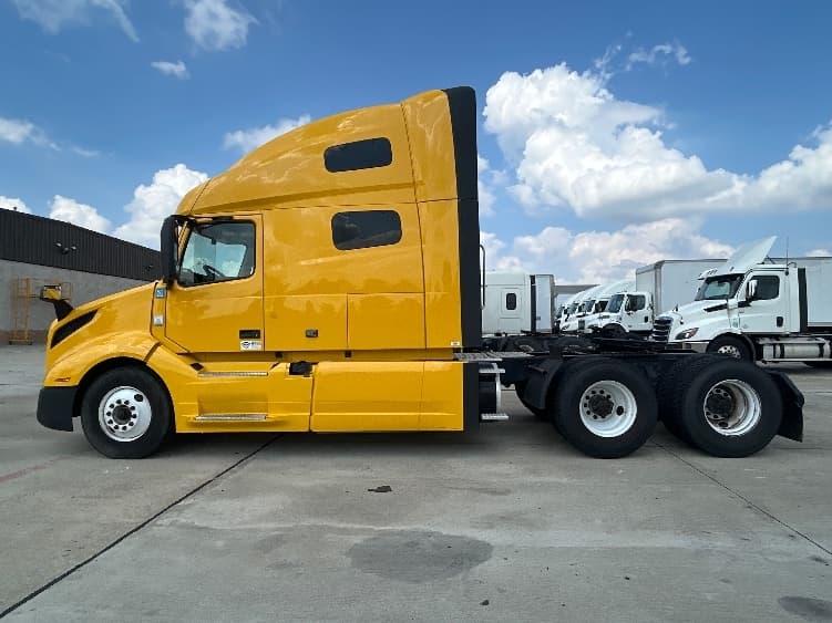 2022 Volvo VNL 760 — photo 4