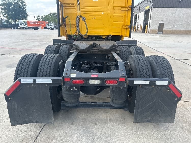 2022 Volvo VNL 760 — photo 6