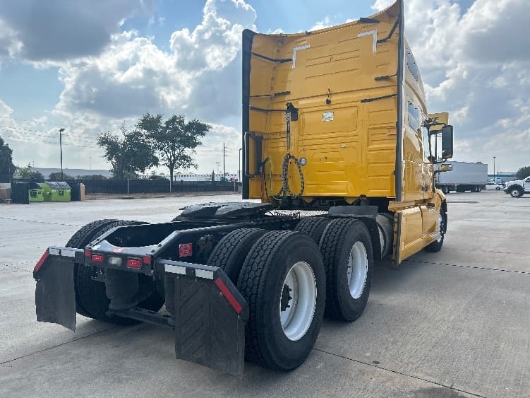 2022 Volvo VNL 760 — photo 7