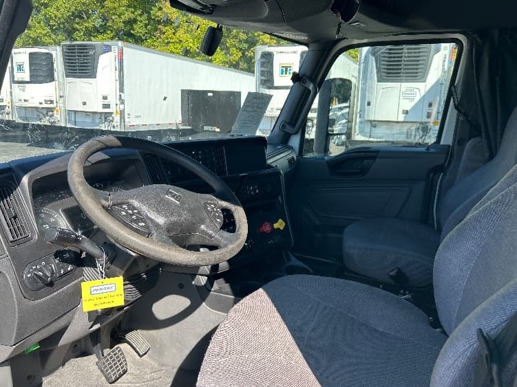 2022 International LT — photo 10