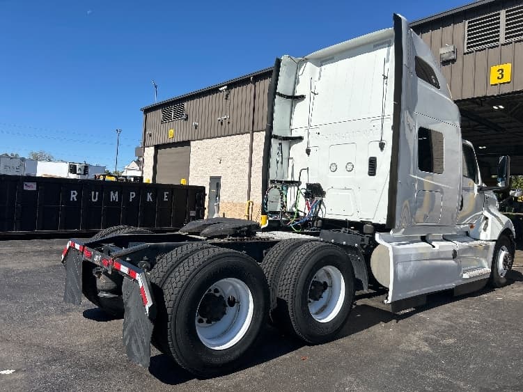 2022 International LT — photo 7