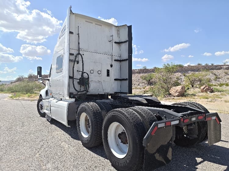 2022 International LT — photo 5