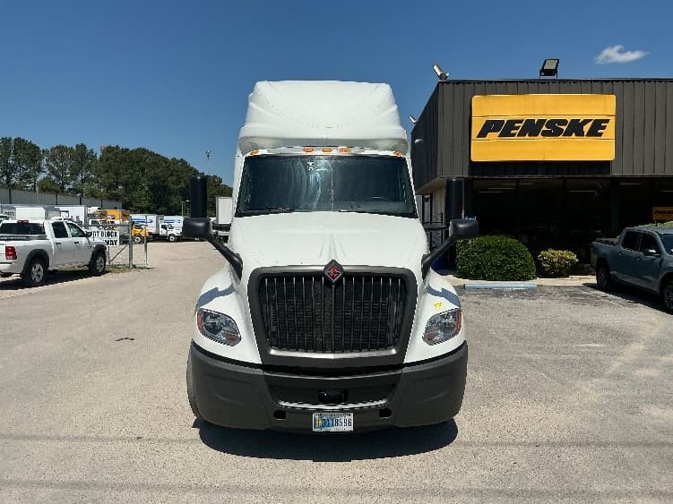 2022 International LT — photo 2