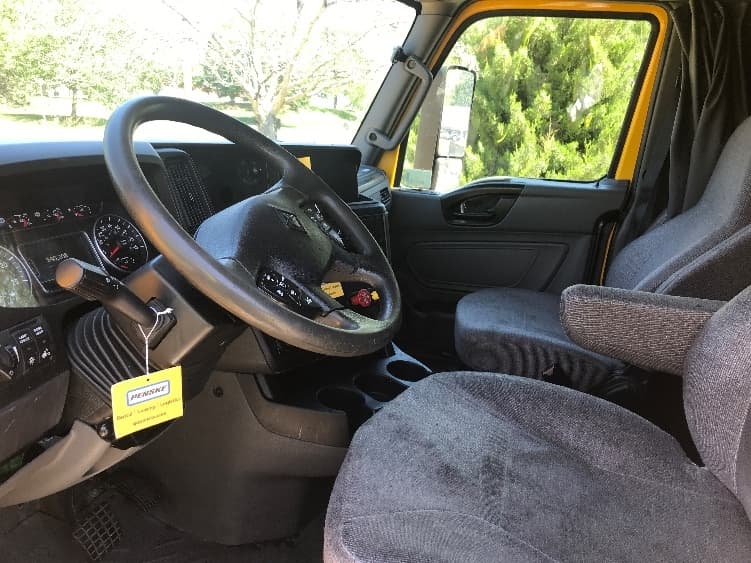 2022 International LT — photo 10