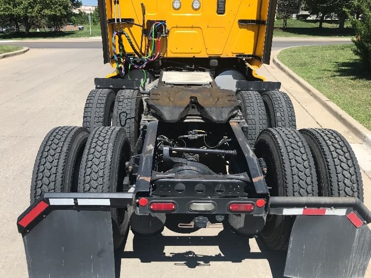 2022 International LT — photo 6