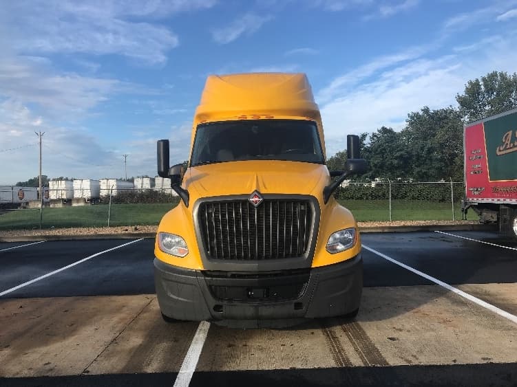 2022 International LT — photo 2