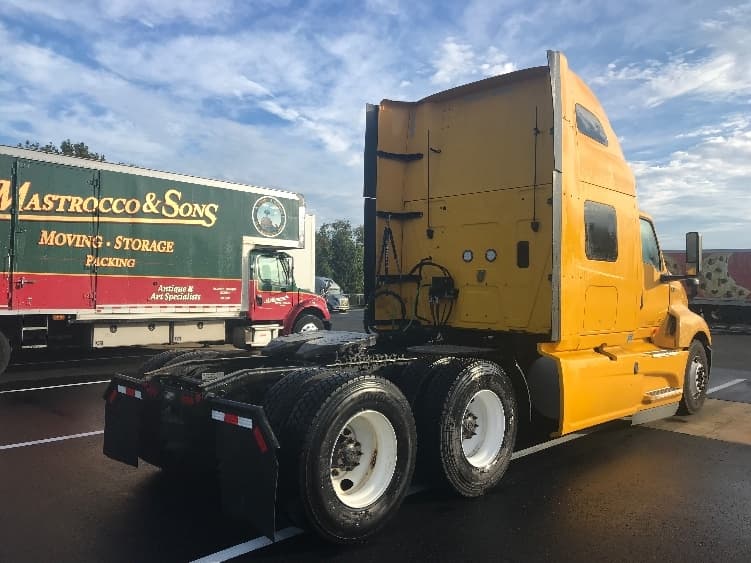 2022 International LT — photo 7