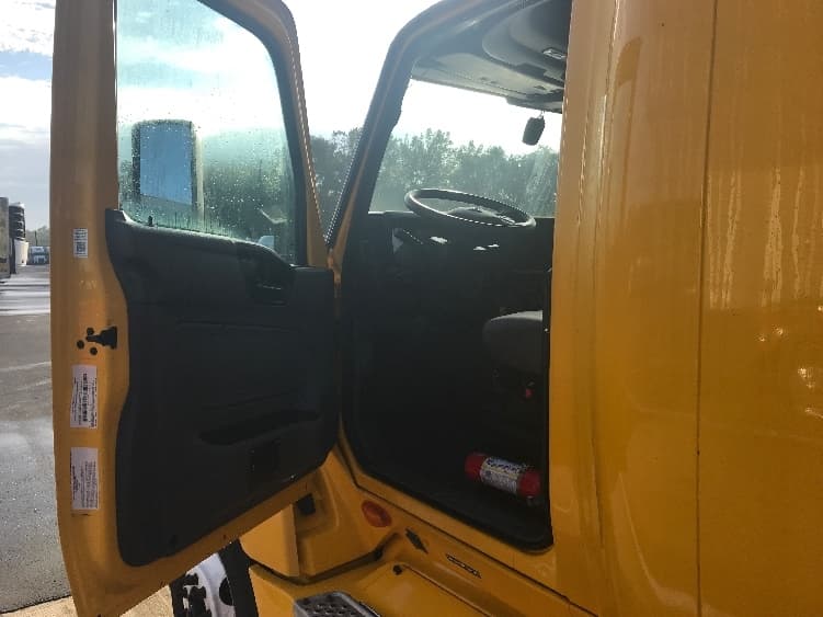 2022 International LT — photo 9