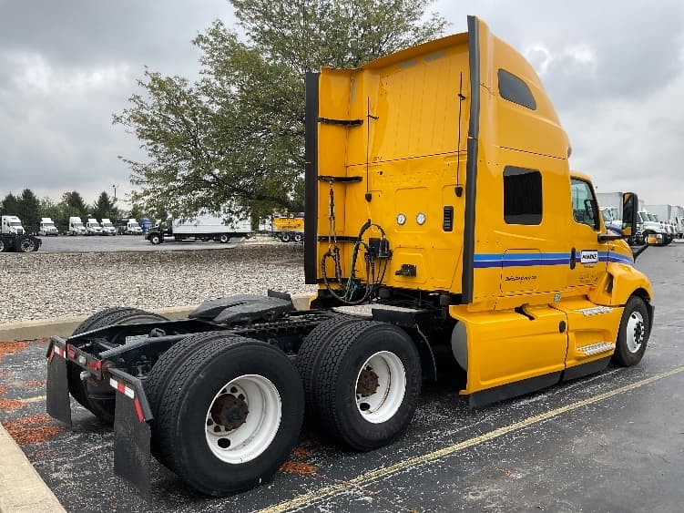 2022 International LT — photo 7