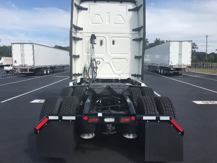 2021 Freightliner Cascadia — photo 6