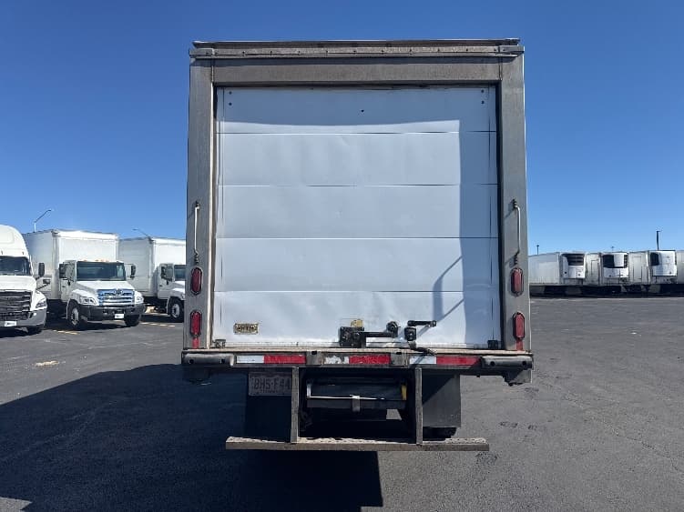 2021 Isuzu NRR — photo 7