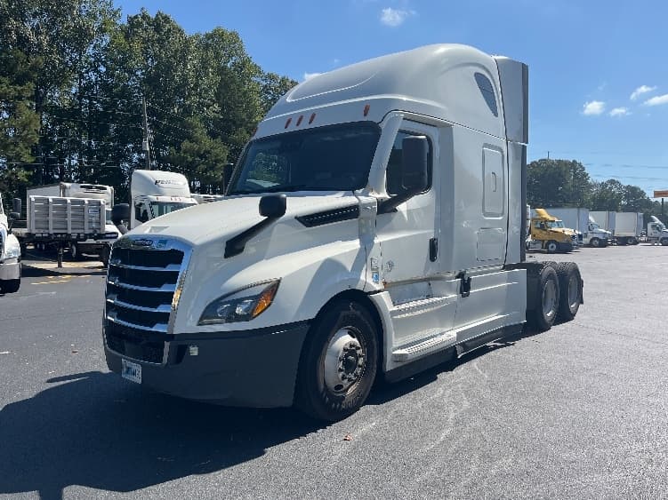 2021 Freightliner Cascadia — photo 3