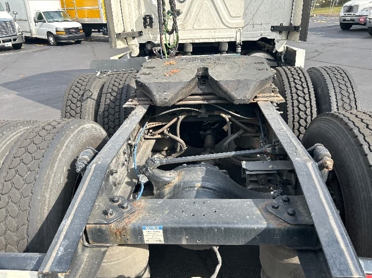 2021 Freightliner Cascadia — photo 6