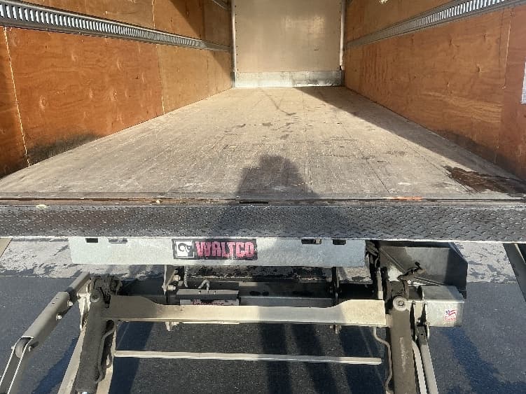 2021 Freightliner M2 106 — photo 10