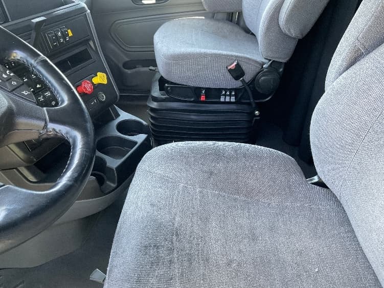 2021 International LT — photo 10