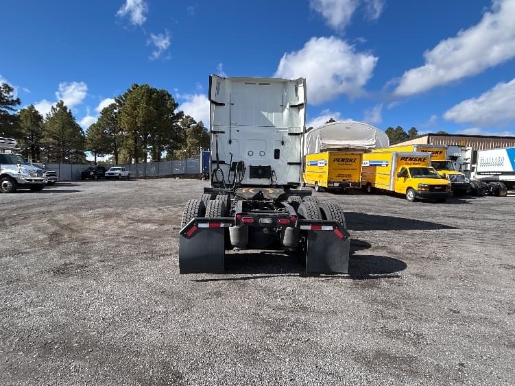 2021 International LT — photo 6