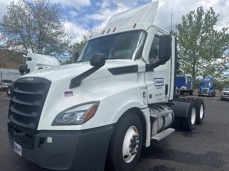2022 Freightliner Cascadia — photo 3