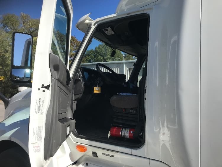 2022 International LT — photo 9