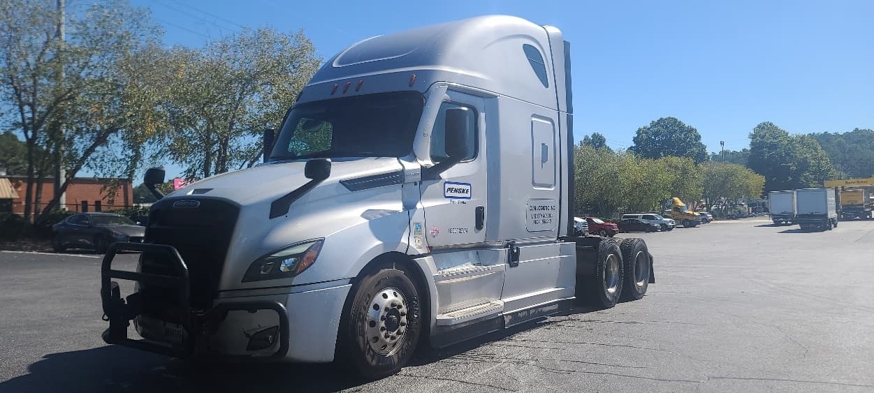 2021 Freightliner Cascadia — photo 3