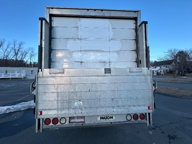 2021 Isuzu NQR — photo 7