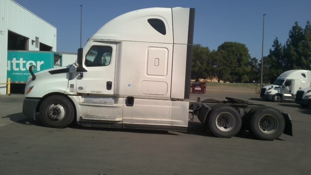 2022 Freightliner Cascadia — photo 4