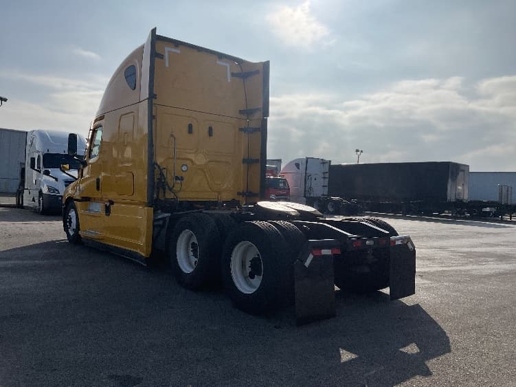 2022 Freightliner Cascadia — photo 5