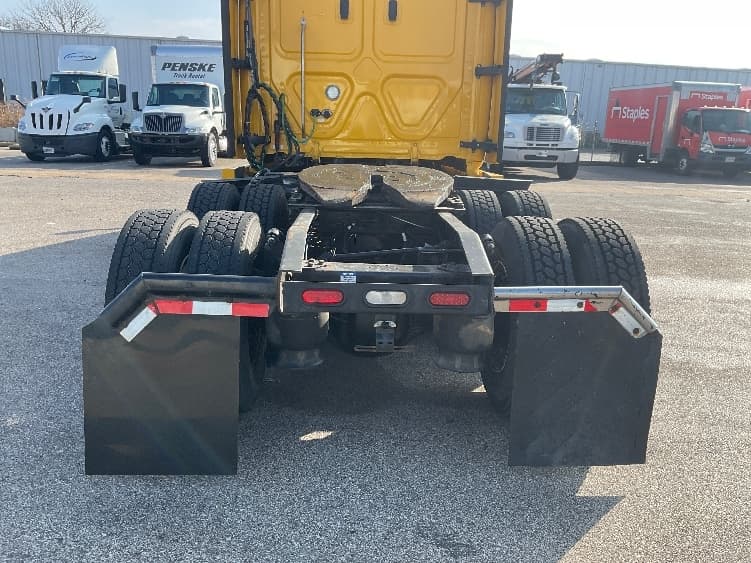 2022 Freightliner Cascadia — photo 6