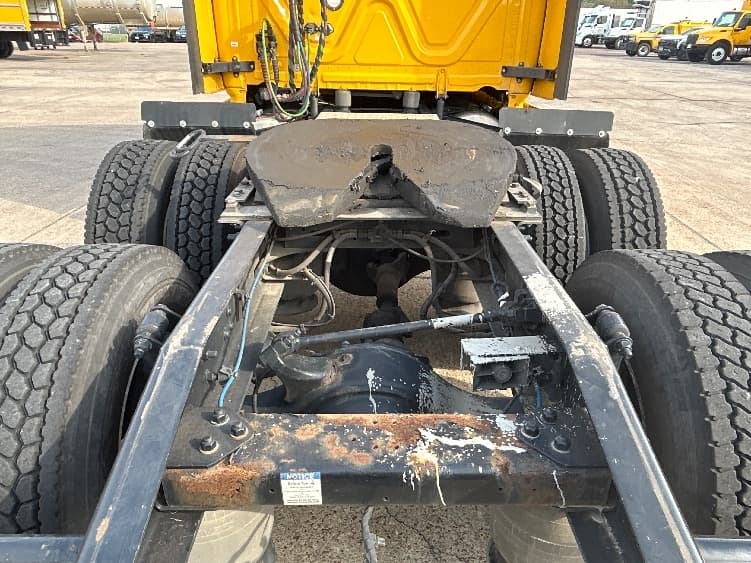 2022 Freightliner Cascadia — photo 6