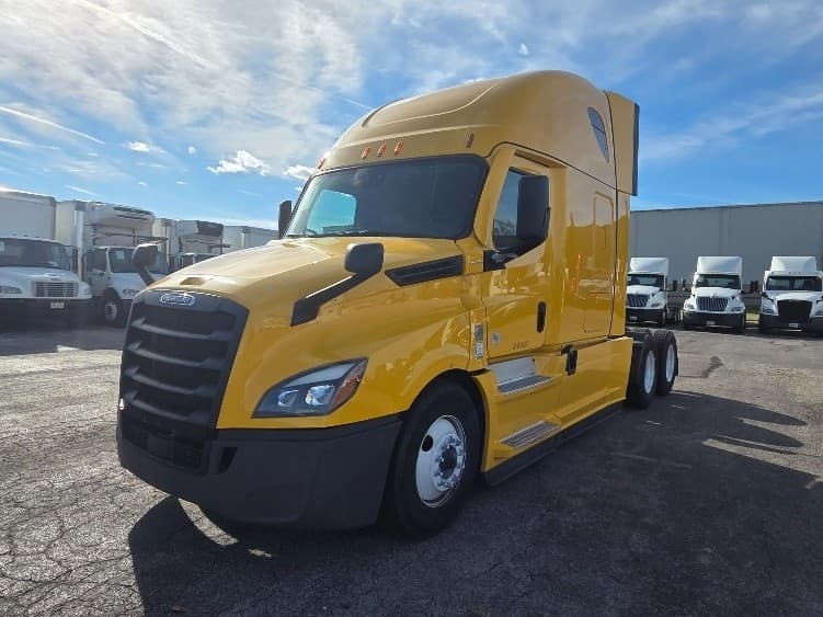 2022 Freightliner Cascadia — photo 3