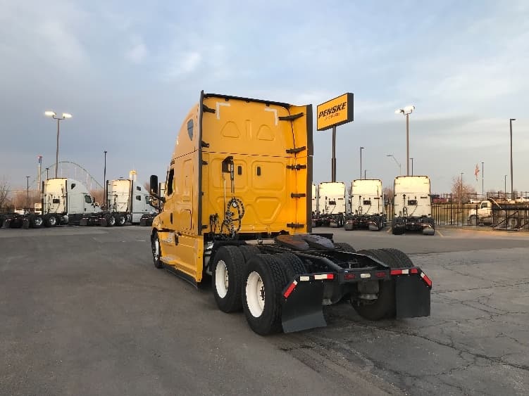 2022 Freightliner Cascadia — photo 5
