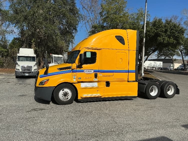2022 Freightliner Cascadia — photo 4