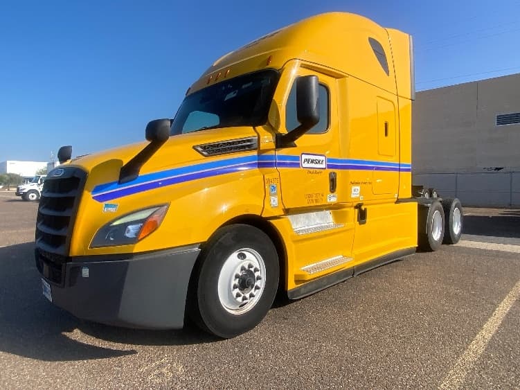 2022 Freightliner Cascadia — photo 3