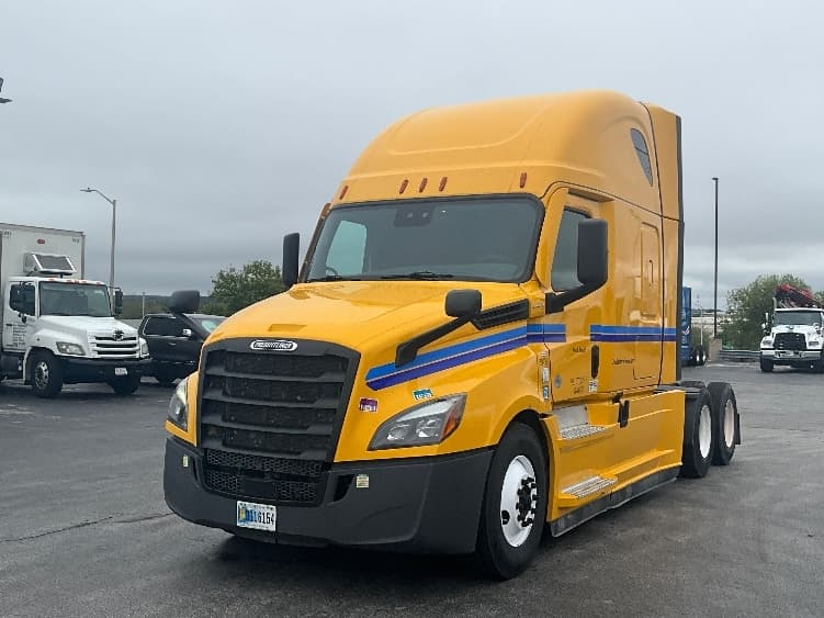 2022 Freightliner Cascadia — photo 3