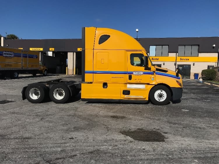 2022 Freightliner Cascadia — photo 8