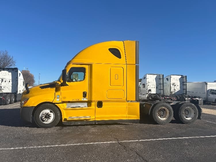 2022 Freightliner Cascadia — photo 4