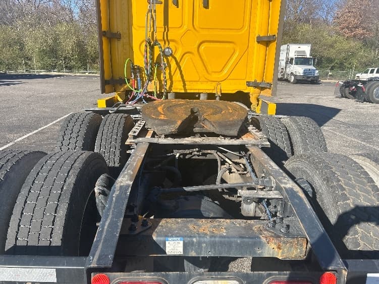 2022 Freightliner Cascadia — photo 6