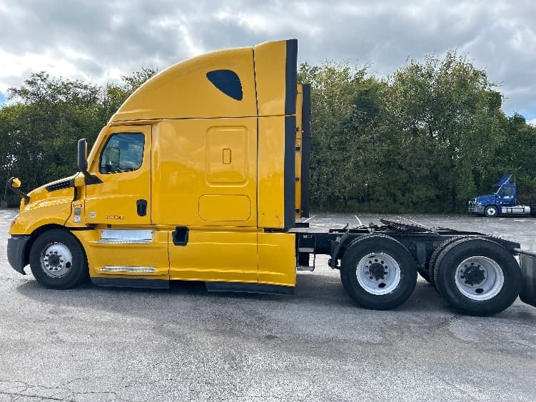 2022 Freightliner Cascadia — photo 4