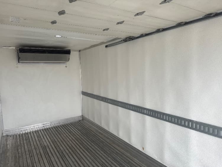 2021 Freightliner M2 106 — photo 10