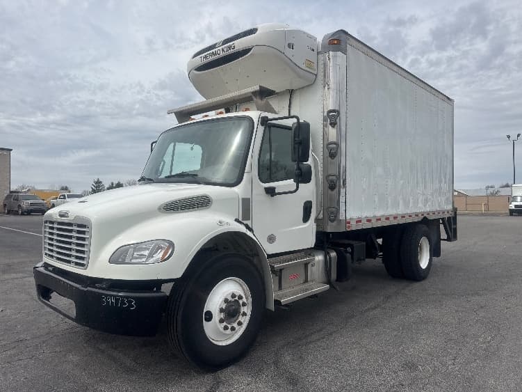 2021 Freightliner M2 106 — photo 3