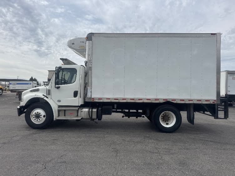 2021 Freightliner M2 106 — photo 4