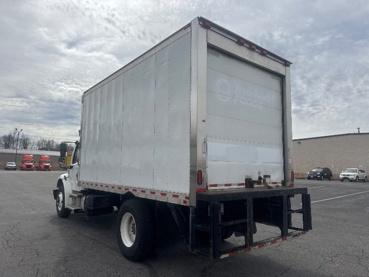 2021 Freightliner M2 106 — photo 6