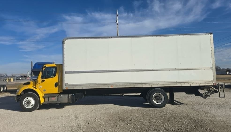 2022 Freightliner M2 106 — photo 4