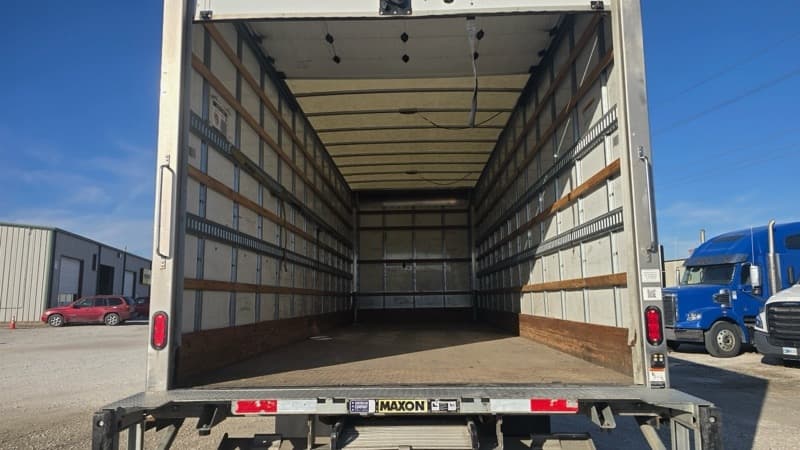 2022 Freightliner M2 106 — photo 8