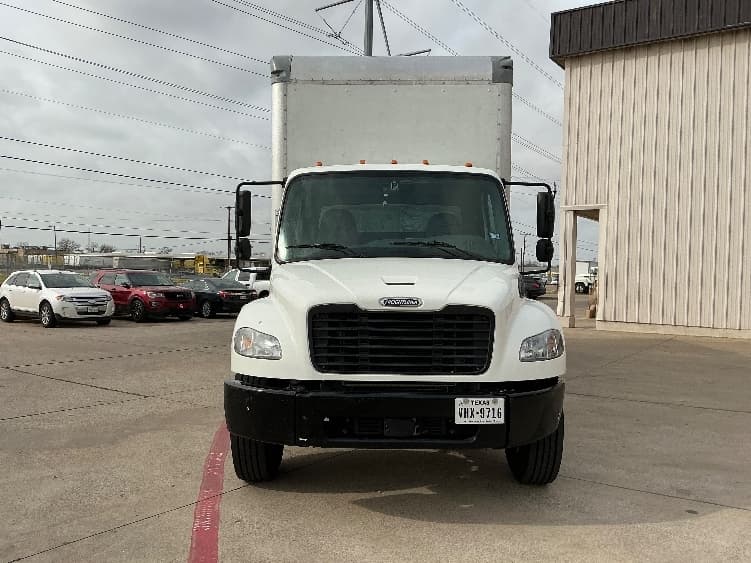 2022 Freightliner M2 106 — photo 2