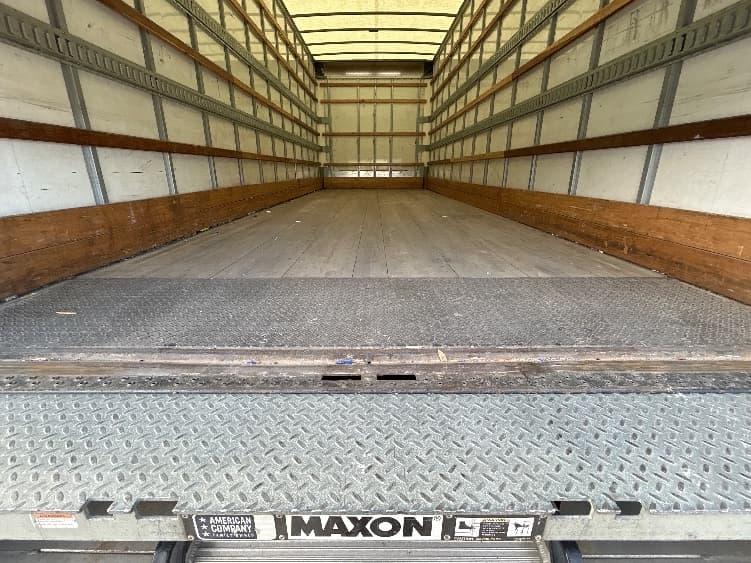 2022 Freightliner M2 106 — photo 10