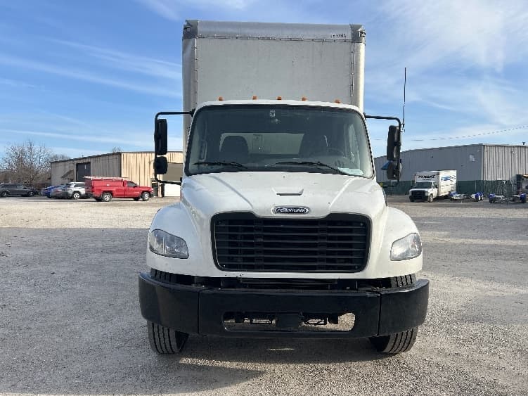 2022 Freightliner M2 106 — photo 2