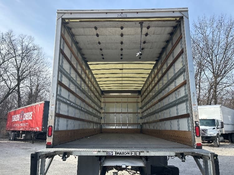 2022 Freightliner M2 106 — photo 8