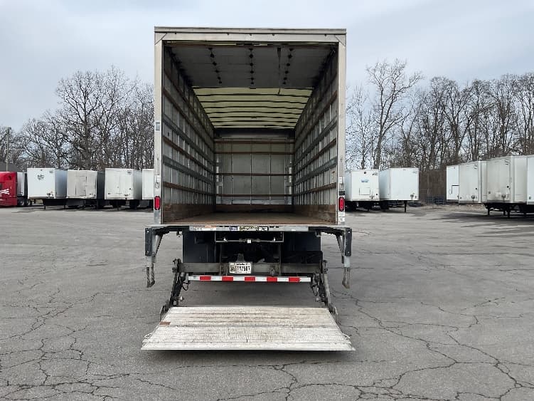 2022 Freightliner M2 106 — photo 9