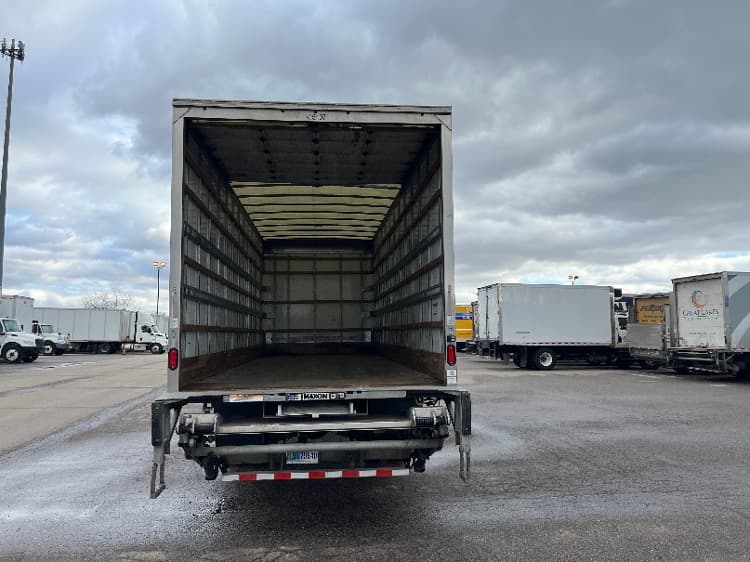 2022 Freightliner M2 106 — photo 8