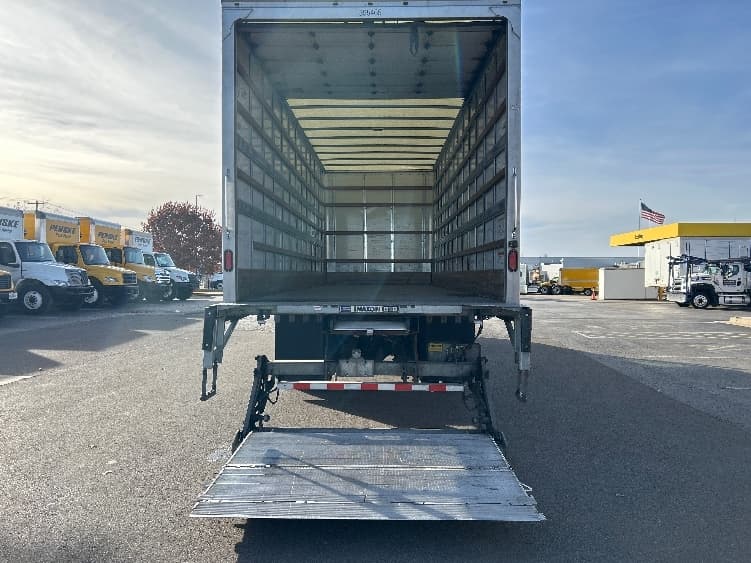 2022 Freightliner M2 106 — photo 9